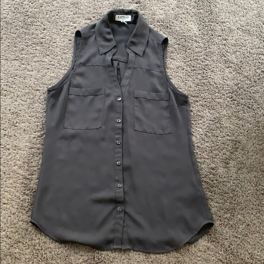 Sleeveless express button down blouse